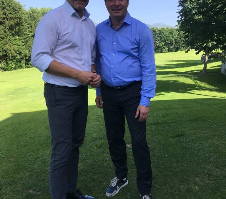 Peter Seiwald gratuliert Karl Nehammer zum Amt des Bundeskanzlers und hofft auf weiterhin gute Zusammenarbeit.